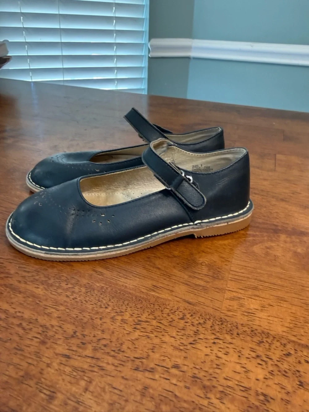 L'Amour Antonia Girls Mary Jane Shoes Navy Blue Leather Perforated School Size 1